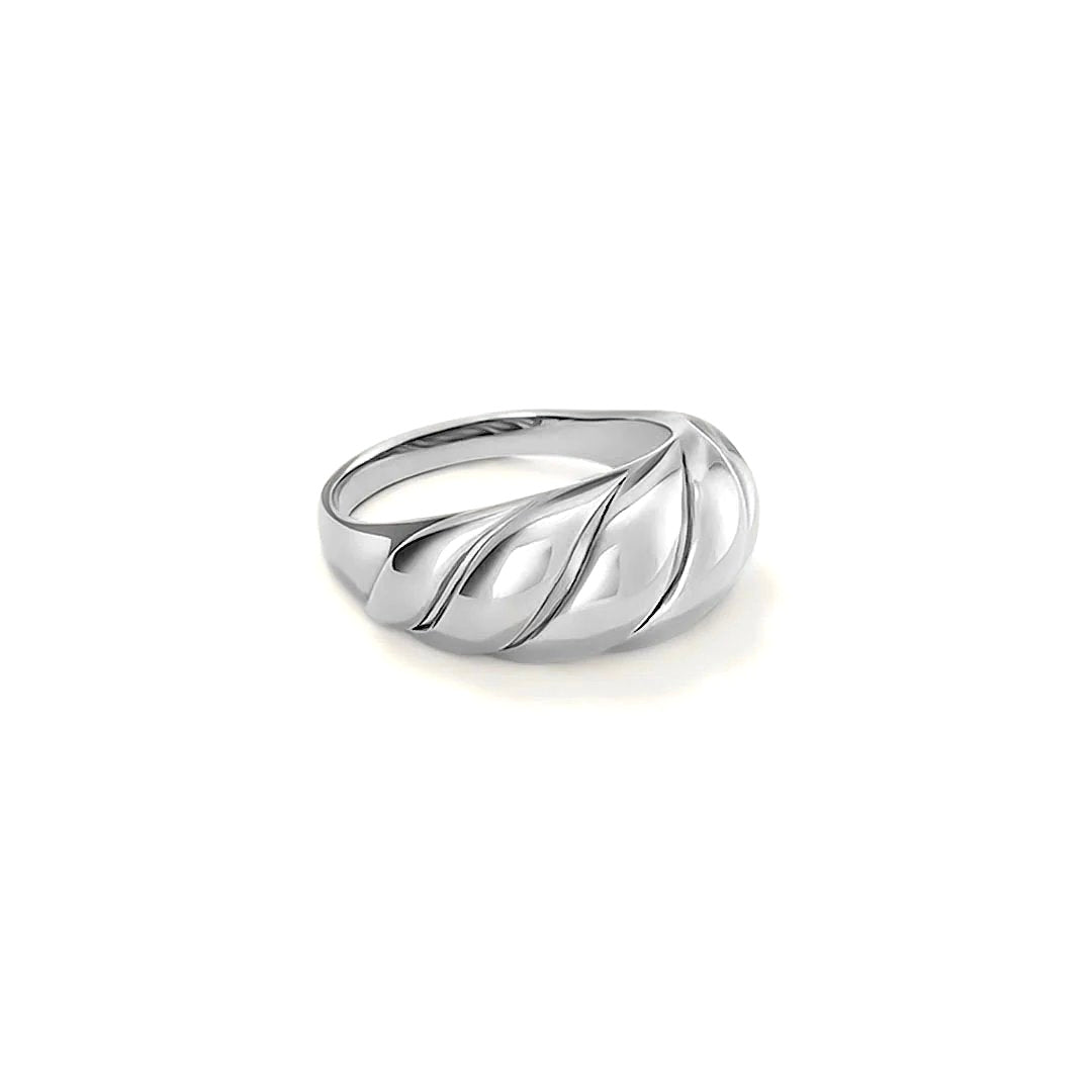 CROISSANT RING